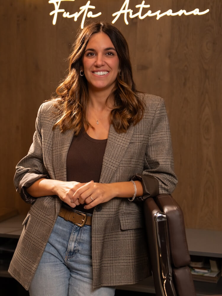 CARLOTA HERRERO - DISSENYADORA I ADMINSITRACIÓ 